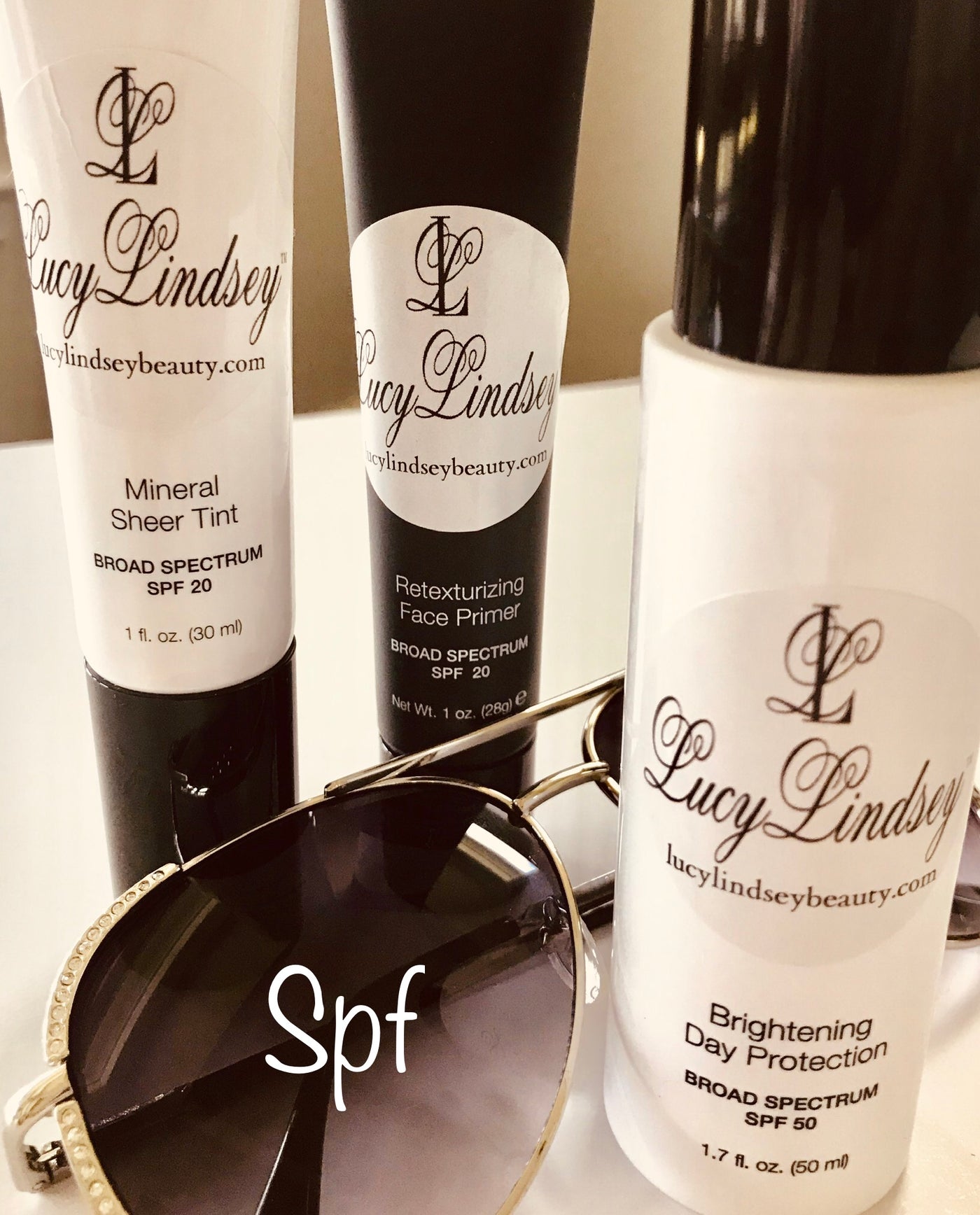 Three SPF coverages, offering the perfect protection. Double layer Retexturizing primer followed by Mineral sheer tint. Giving double protection with a bit more coverage.